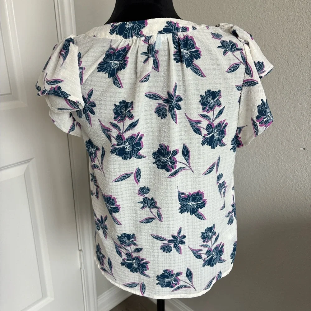Draper James white and blue floral short-sleeve top square neck smocked detail - Picture 3 of 5